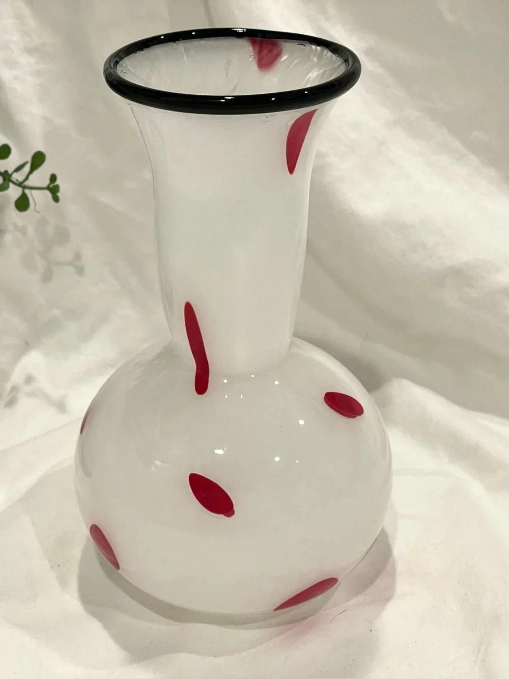 Mottled White w Red Abstract Polka Dots Black Top Rim Glass Art Vase | EUC